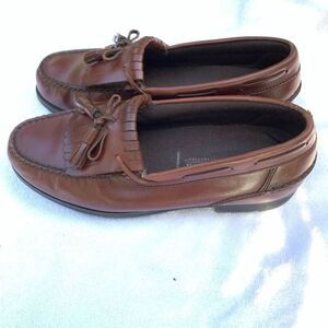 HUNTERS BAY TASSEL LEATHER LOAFERS‎
